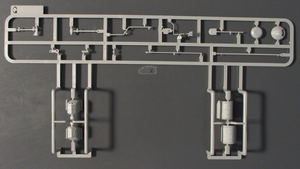 TAKOM 1/35 Scale Jagdtiger Porsche Type – Parts Tree Q from Kit No. 8012