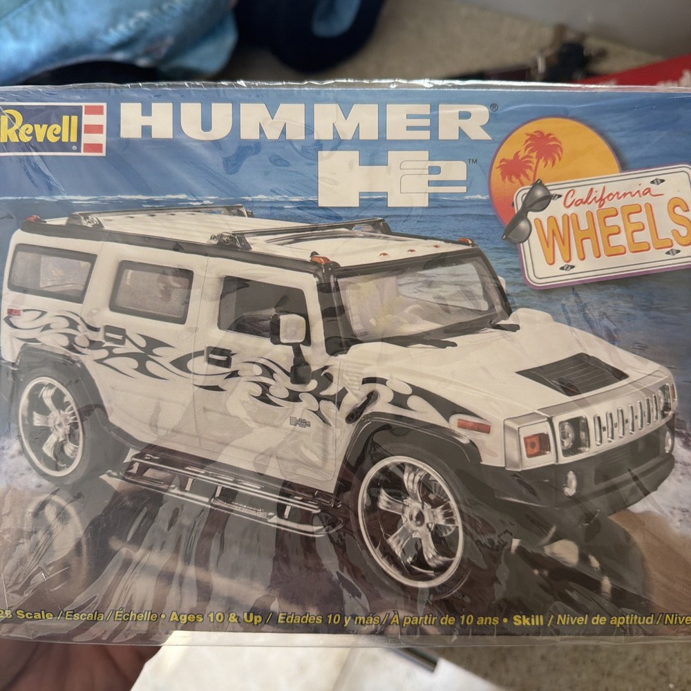 Revell Hummer H2 California Wheels Edition 1/25 Scale Open Box Sealed Parts