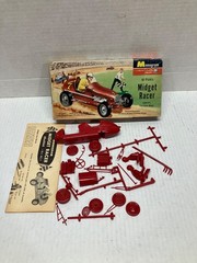 VINTAGE ORIGINAL 1956 MONOGRAM 1/25 SCALE PC-1 MIDGET RACER JUNKYARD PARTS KIT