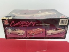 AMT 1950 Ford Convertible Customizing 1/25 Scale Vintage Model Kit 1987 sealed