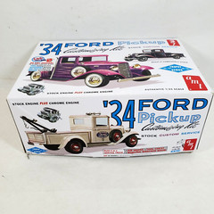 AMT1120 Model Kit 1934 Ford Pickup Truck 3 in 1 Kit Trophy Series 1/25 Open Box