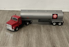 Vintage ERTL Texaco Semi Tanker Trailer Truck #3605 RED Cab 20″ Made in USA