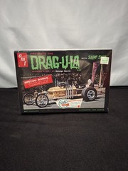 AMT The Munsters Drag-U-La 1/25 Model Kit George Barris Retro Deluxe Sealed