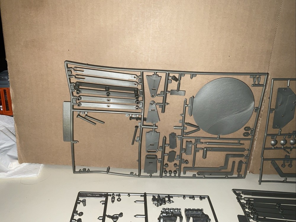MODEL PARTS TSUKUDA & TAMIYA UNKNOWN ASSORTED CHECK PHOTOS ANDY YANCHUS ESTATE