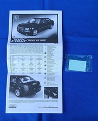 Vintage 2005 Chrysler 300C AMT 1/25 Scale Plastic Model Kit AMT-681