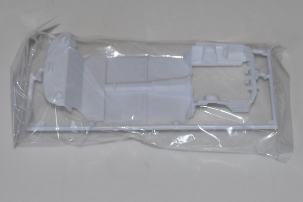 REVELL 1990 MUSTANG LX 5.0 85-4195 ⭐PARTS⭐ INTERIOR FLOOR ASSEMBLY 1:25