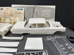 AMT K-362 1962 Mercury Meteor Sedan Annual Vintage Car Model KIT 1/25 McM
