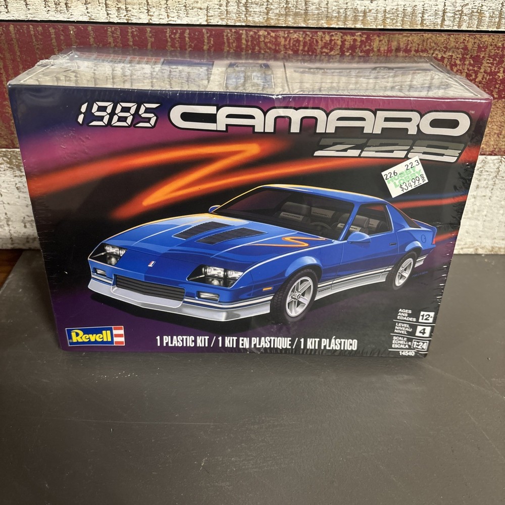 Revell 1985 Chevy Camaro Z28 1:24 Model Kit – Blue (14540)