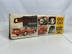 Camaro Z28 MPC 1:25 Model Kit # 1-0814 Parts Pieces Red Vintage Open Box