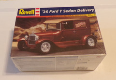 LOOK REVELL 26 FORD T SEDAN DELIVERY SCALE 1/25 MODEL KIT NIB