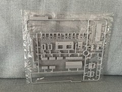 Dragon Sturmhaubitze 42 Ausf G Zimmerit 1/35 6454 Complete WWII 10.5cm Mode