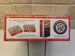 AMT ’77 Ford Coca-Cola Delivery Van W/Coke Accessories 1/25 !!Factory Sealed!!