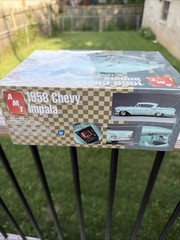 AMT 1958 Chevy Impala Plastic Model Car Kit #38209 Sealed Box 1:25 Box Dmg