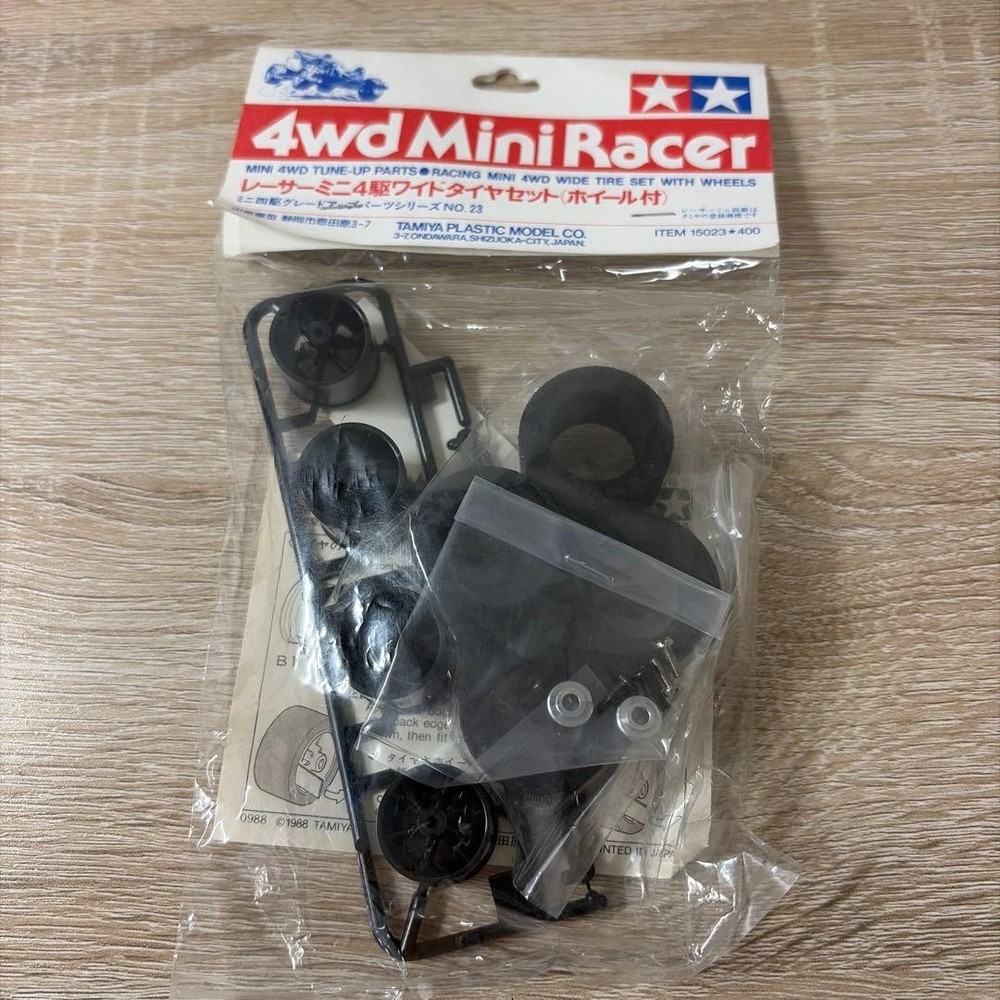 Racer mini 4WD wide tires