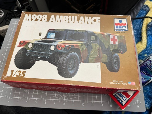ESCI 1/35 Scale M998 Ambulance Model Kit #5032 Open Box!