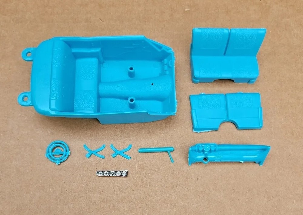 AMT 1/25 1957 CHEVY BEL AIR INTERIOR AND RELATED PARTS
