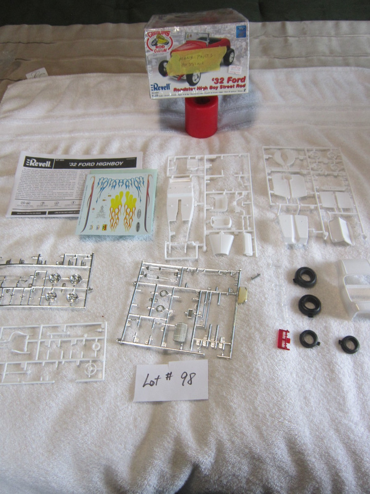 REVELL 32 FORD ROADSTER HIGH BOY KIT PARTS JUNKYARD PARTS LOT #98