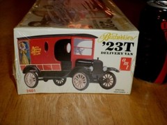 [BUDWEISER] 1923 T FORD DELIVERY VAN, Plastic Model Kit, [ 5-7/8″ LONG ] VINTAGE