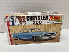 VINTAGE ORIGINAL JO-HAN 1/25 SCALE 1962 CHRYSLER 300 HARDTOP MODEL KIT