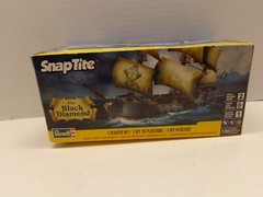 New THE BLACK DIAMOND SNAP TITE PIRATE SHIP 1:350 PLASTIC MODEL KIT #1971 REVELL