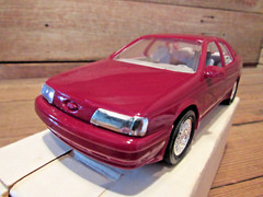 Vintage 1989 AMT FORD TAURUS SHO CURRANT RED DEALER PROMOTIONAL CAR-MIB