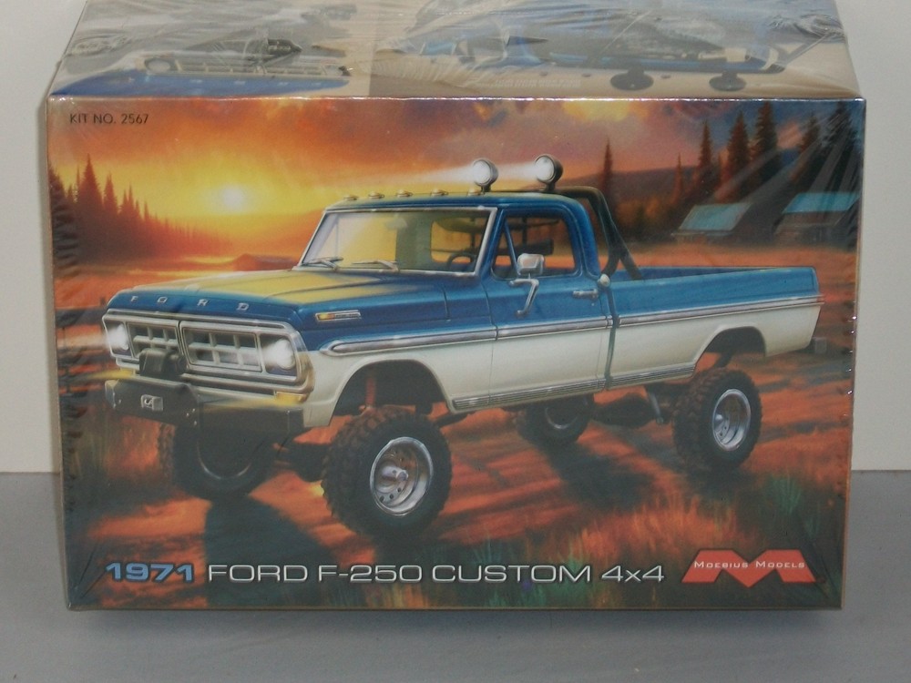 Moebius 1/25 Scale 1971 Ford F-250 Custom 4X4 Pickup Truck – Factory Sealed