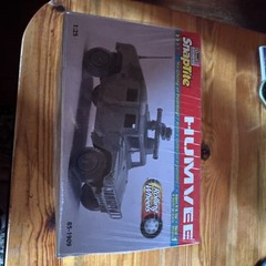 Revell Snaptite Military Humvee Hummer Model Kit # 85-1909 Factory Sealed Box
