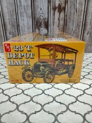 AMT 1923 Ford Model T Depot Hack 1:25 Scale Plastic Model Kit 1237 NIB