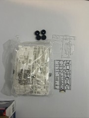 1995 MONOGRAM Lamborghini Countach OPEN BOX 1:24 Model Car Kit 2769