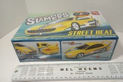 AMT Street Heat 1998 Chrysler Concorde Slammers SNAP 1:25 Scale Model Kit NEW