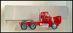 Volvo N 10 & Trailer 1:32 AMT Ertl Kit 6628 Factory Sealed Snap Fast