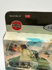 Airfix 03381 Classic Conflicts Tiger I & M4 Sherman Mk.I Tank 1/76 Model Kit Set