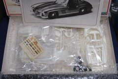 Gunze 1/24 Mercedes-Benz 300SL Plastic Model Kit Vintage Scale Hobby