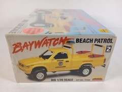 Baywatch Beach Patrol Toyota Pickup Lindberg 1:20 Model Kit 72588 Sealed Box
