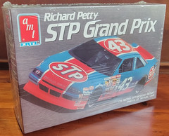 AMT ERTL #43 Richard Petty STP Grand Prix Vintage NASCAR Model 1:25 SEALED