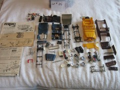 ASSORTED JEEP PARTS JUNKYARD MODEL KIT LOT #106