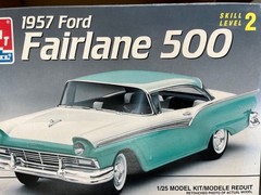 AMT 8028 1957 Ford Fairlane 500 Hardtop 3n1 Model KIT 1/25 McM Niob