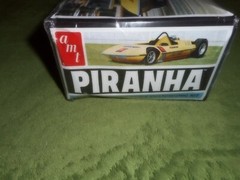 AMT 1122, 1/25 PIRANHA REAR ENGINE DRAGSTER PLASTIC MODEL KIT, AS IS