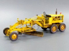 Plus Model 1/48 Caterpillar Diesel No.12 Motor Grader “Blade” WWII w/Decals 4031