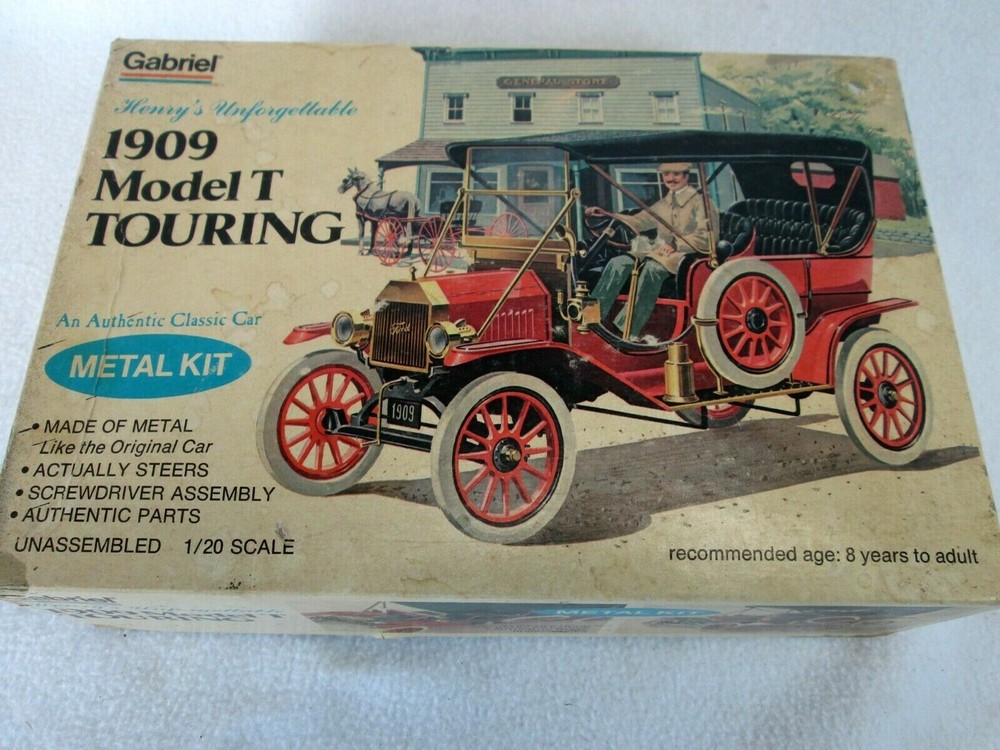 Vintage 1976 Gabriel 1909 Model T Touring metal model car kit no. 26442