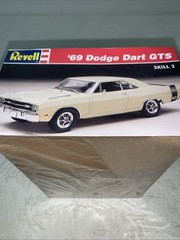 Revell 1/25 Scale Sealed Model Kit ‘69 Dodge Dart GTS Skill 2 1969 Mopar (EX)