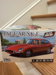 Revell 1/24 Jaguar XK-E (E-Type) Plastic Model Kit 85-4509 Open Box Unbuilt