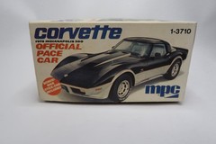 Vintage MPC 1978 Indianapolis 500 Official Corvette Pace Car 1:25 Model Kit B21