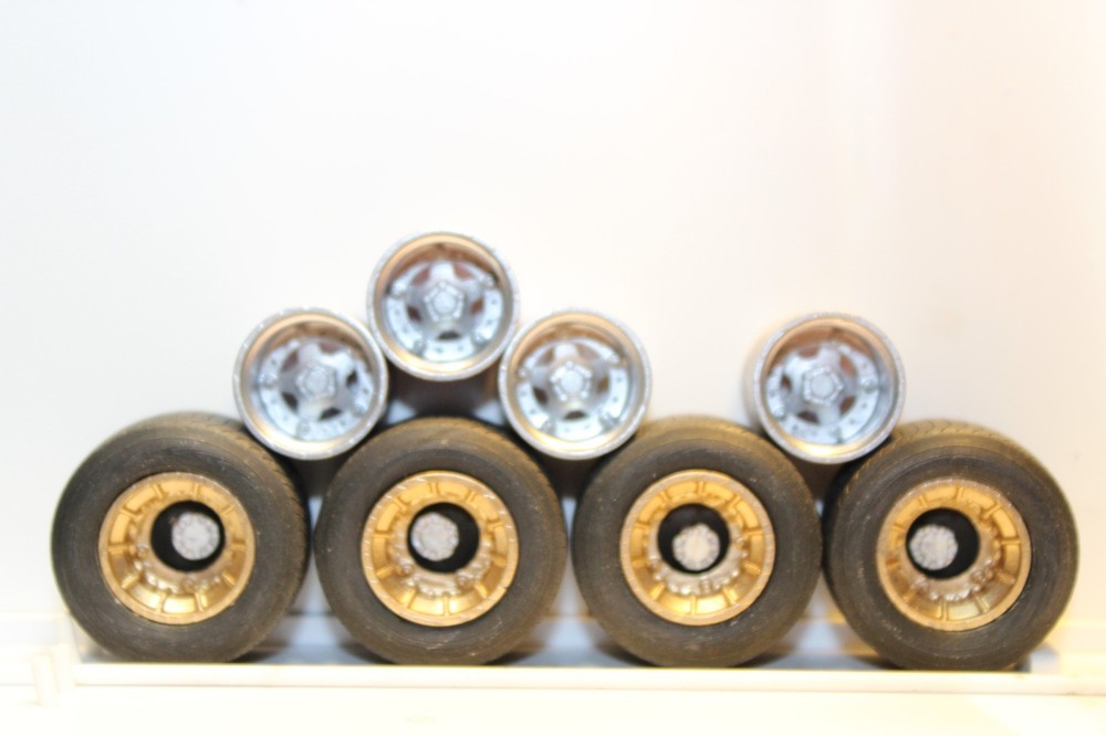 W-3 Free set of wheels with your New model car dirt track tires 1/25 scale,