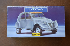 2-Heller 1/43 Scale French 2 CV Citroen and 4V Renault Plastic Model Kits