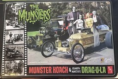 AMT The Munster Koach & Dracula Tin Open Box Sealed Bags
