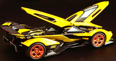Lamborghini Race Car24Le Man Custom Built HyperCar12Carousel YELO1 18METAL Model
