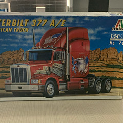 Italeri Peterbilt 377 A/E 1/24 Plastic Truck Model Kit Unassembled 740