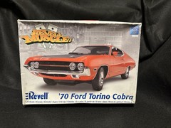 Vntg 2006 Revell 1970 Ford Torino Cobra 1:25 Scale Model Parts- See Description.