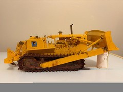 AMT 1:25 Construction Bulldozer Assembled Painted Model Kit